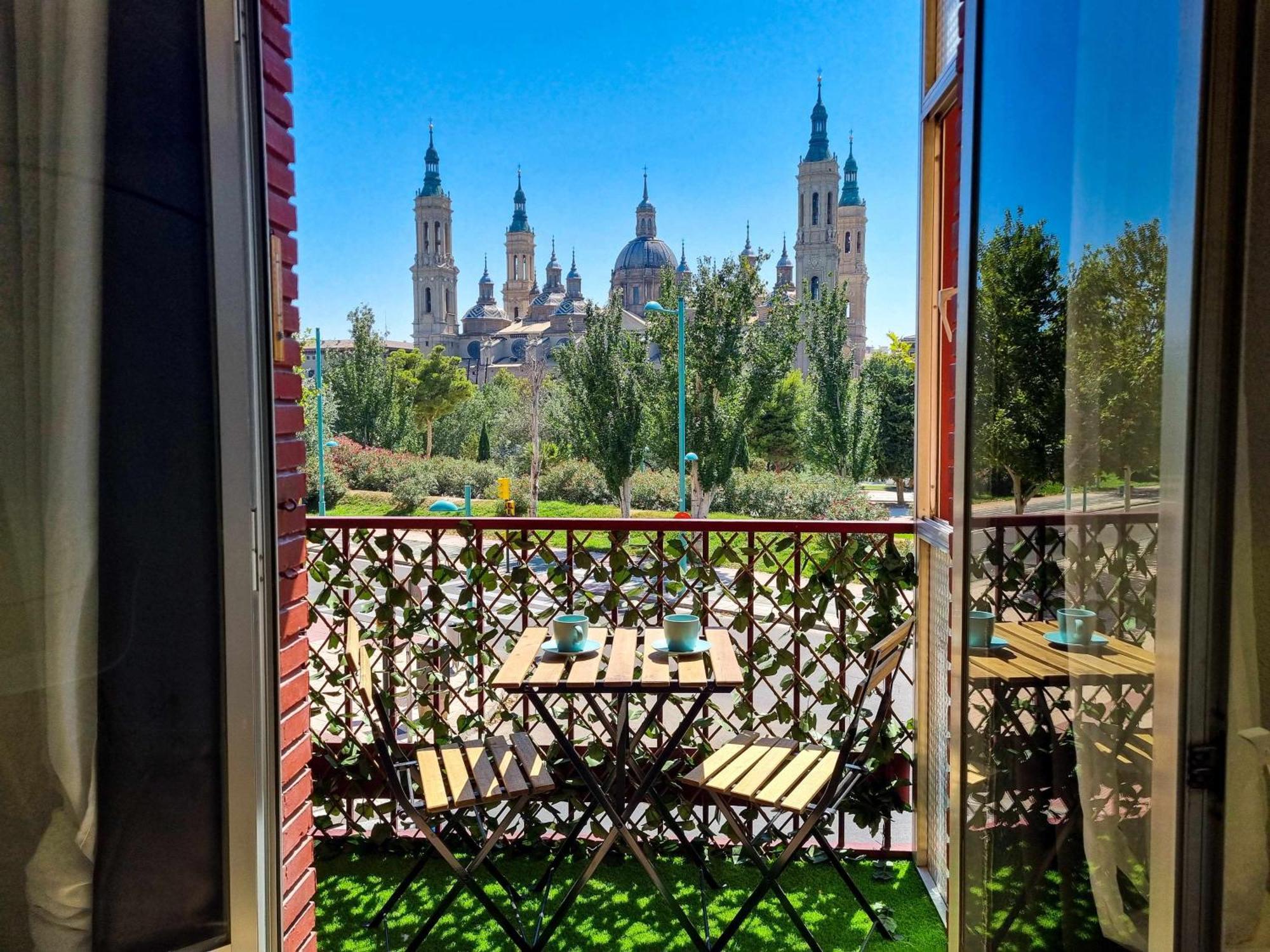 Front Views To El Pilar Comotucasa Zaragoza Exterior foto
